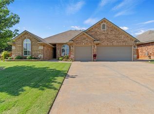 2004 W Black Powder Way, Mustang, OK 73064