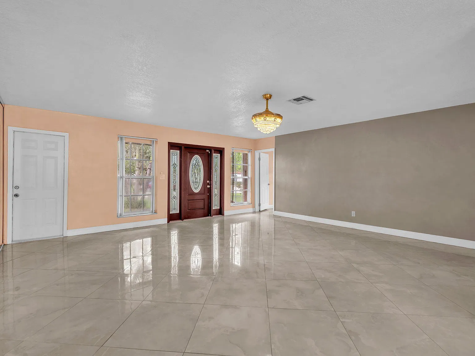 3 bed, 2.0 bath, 1564 sqft, $3,500 — Photo 4