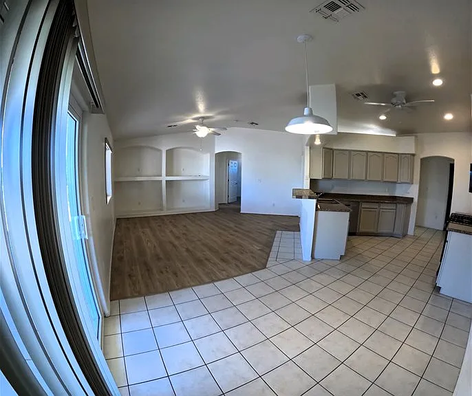 2112 E Desert Lakes Dr — Photo 9