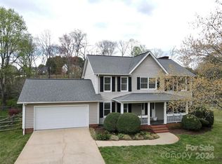 2930 5th St, Hickory, NC 28601