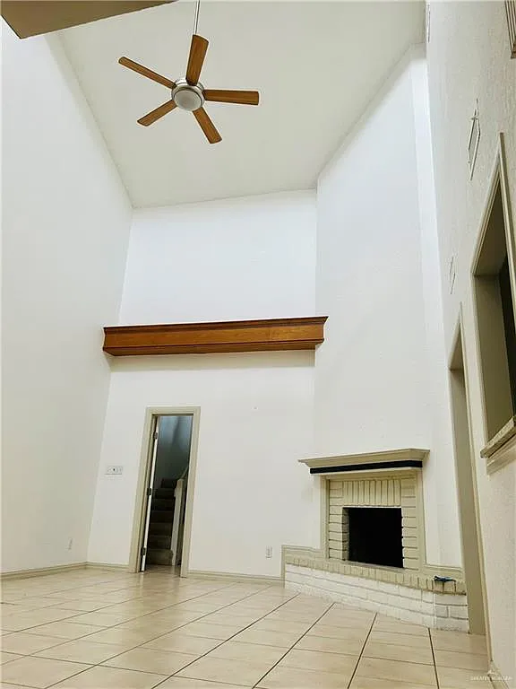4 bed, 3.0 bath, 1816 sqft, $1,850 — Photo 3