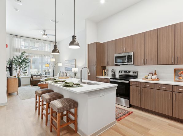 805 Monroe St SW #240