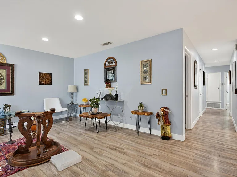 4351 Frost Dr — Photo 31