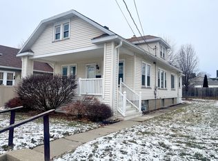 709 9th St, Peru, IL 61354