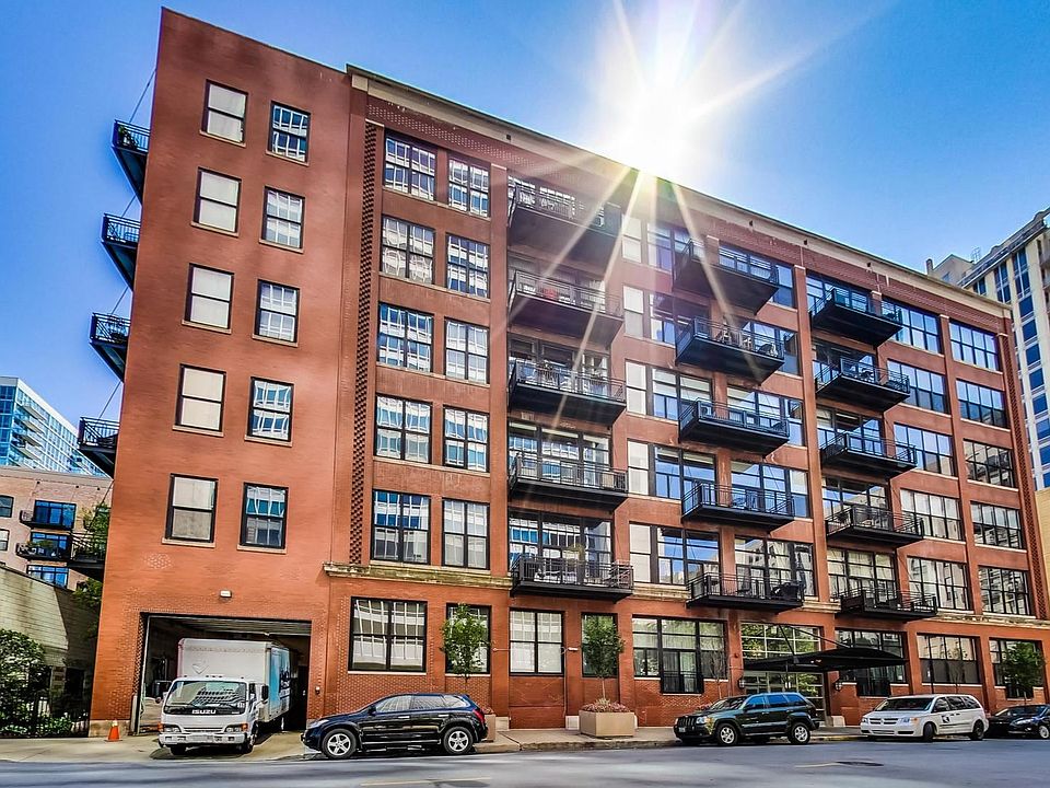 1st image of 525 W Superior St APT 321