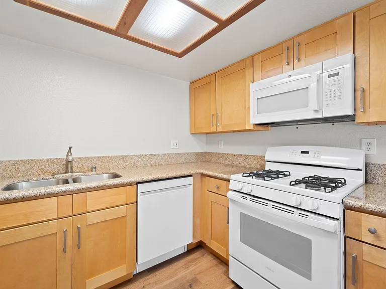 5025 Comanche Dr — Photo 16