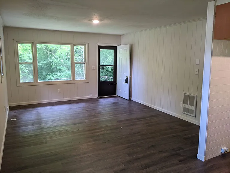 554 Love Hollow Rd — Photo 12
