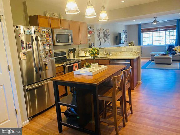 4th image of 5242 Maris Ave