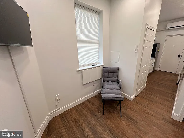 2145 Elkins Ave #A — Photo 8
