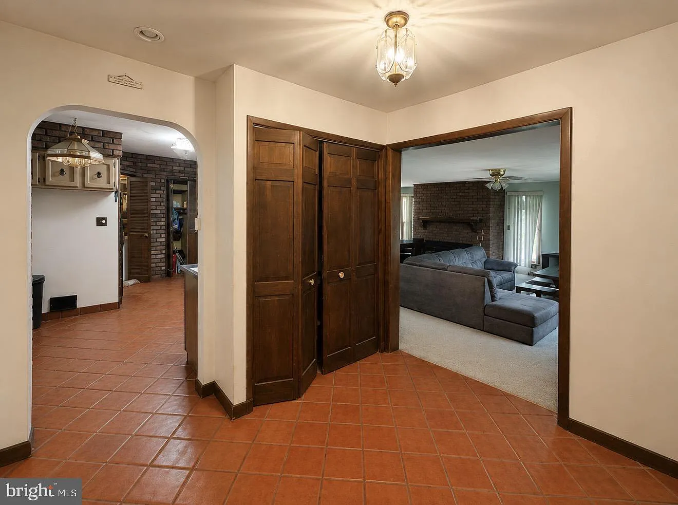 3 bed, 1.5 bath, 1696 sqft, $2,900 — Photo 3