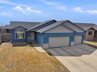 6733 E 42nd St, Sioux Falls, SD 57110