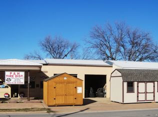 502 E Omega St, Henrietta, TX 76365