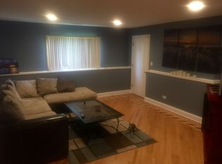 354 Dundee Pkwy, Buffalo Grove, IL 60089