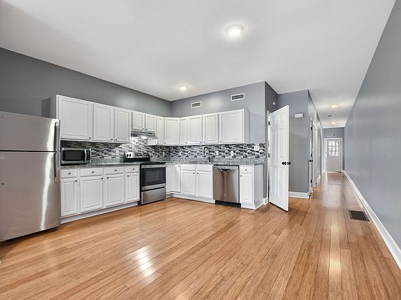 3rd image of 423 S Wenzel St #B