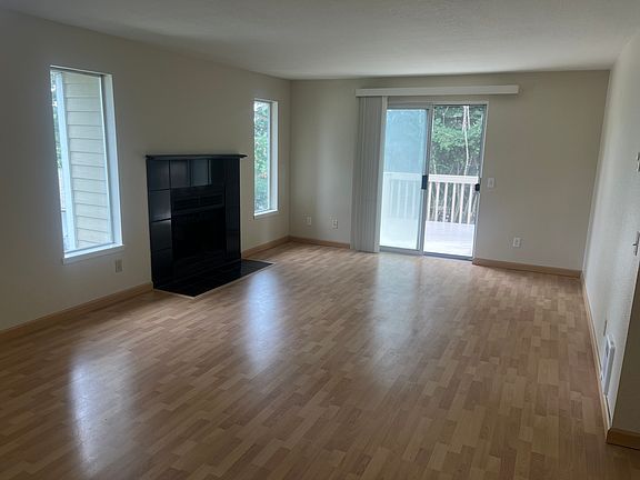 2nd image of 6003 Broadway #D