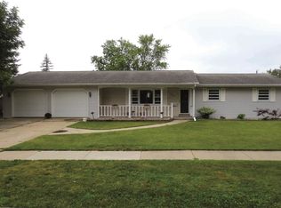 2090 W Vista Cir, De Pere, WI 54115