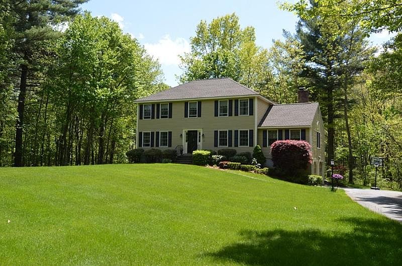 1st image of 33 King Arthur Dr