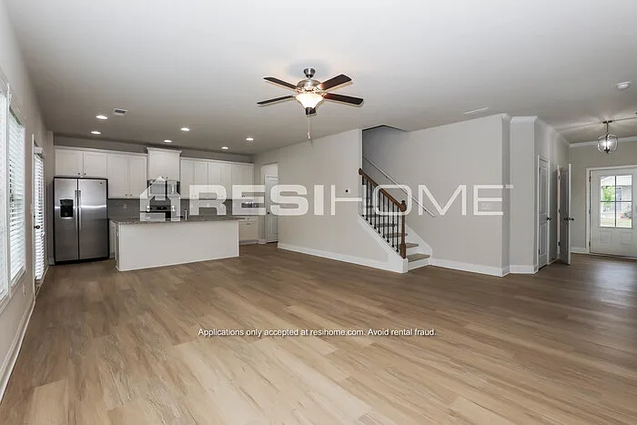 601 Verdant Crane Ct — Photo 4