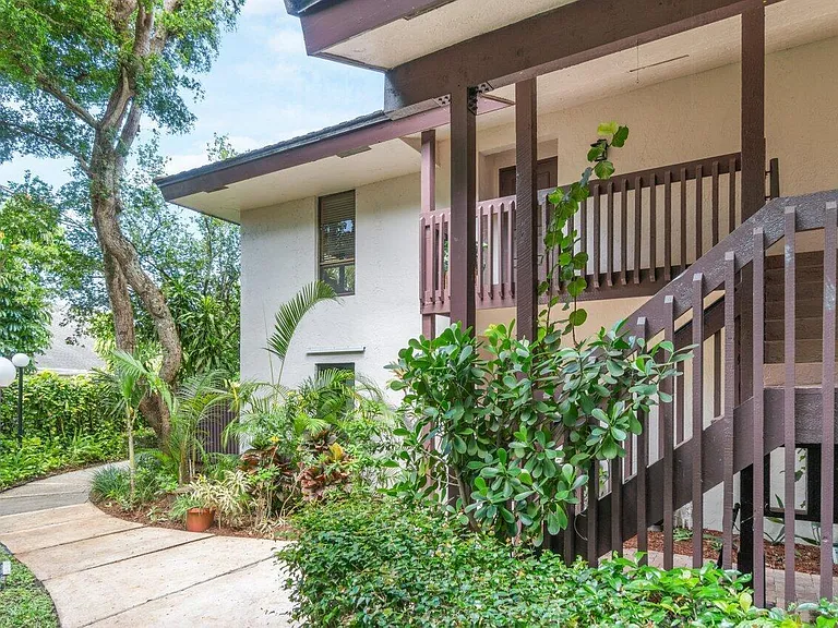 9240 Sabal Ridge Cir #B — Photo 21