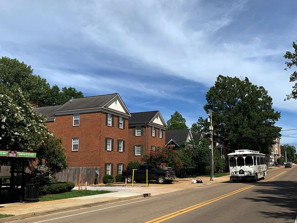 1st image of 613 University Dr APT A1
