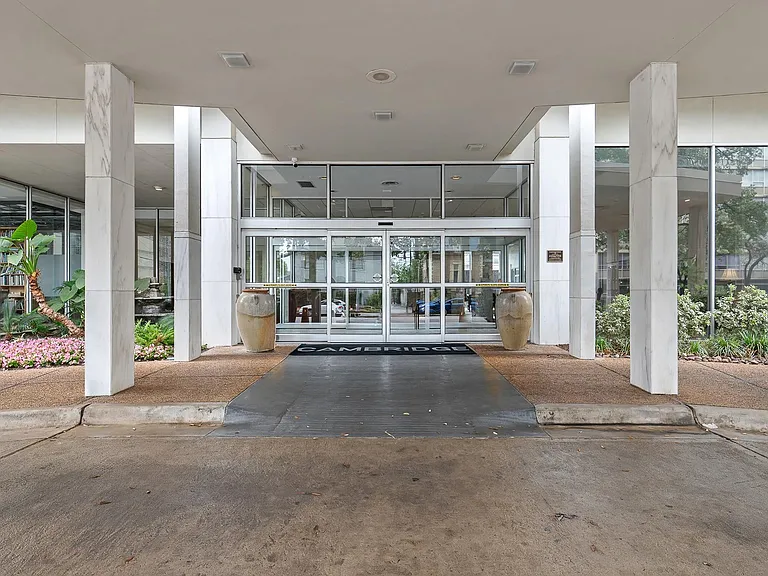 1801 Lavaca St #4C — Photo 3