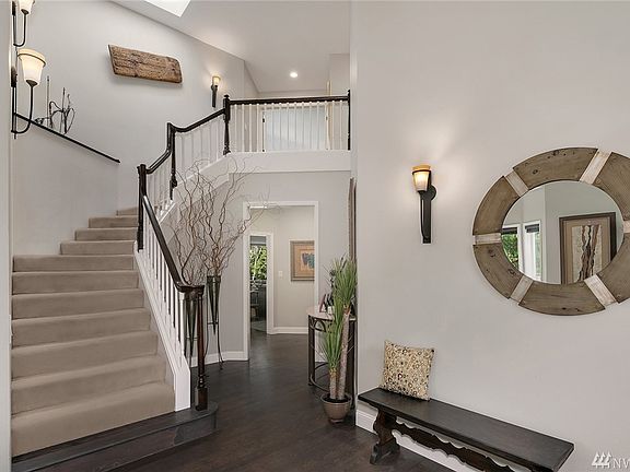 4th image of 6490 NE Justin Ct