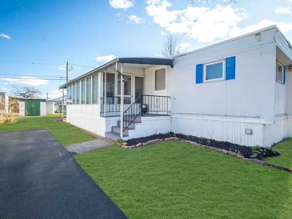 11 Uncas Road, East Hartford, CT 06118