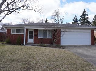 29565 Apolonia Dr, Warren, MI 48092