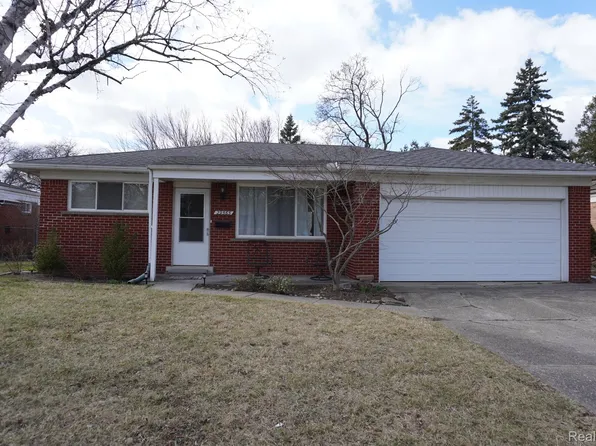 29565 Apolonia Dr, Warren, MI 48092