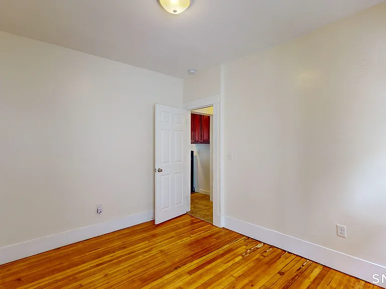 679 Winchester Ave — Photo 8