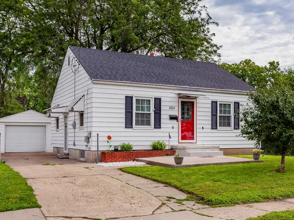 5711 Allison Ave, Des Moines, IA 50310