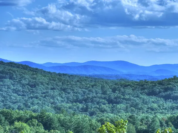 14 Mull Ln, Morganton, GA 30560