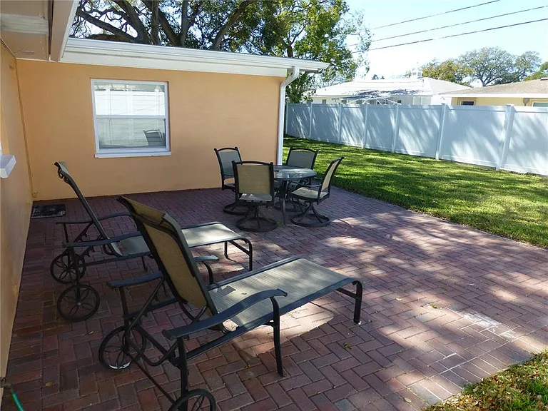 752 Patricia Ave — Photo 9
