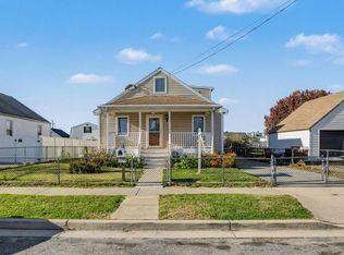 7623 Spruce Rd, Baltimore, MD 21222