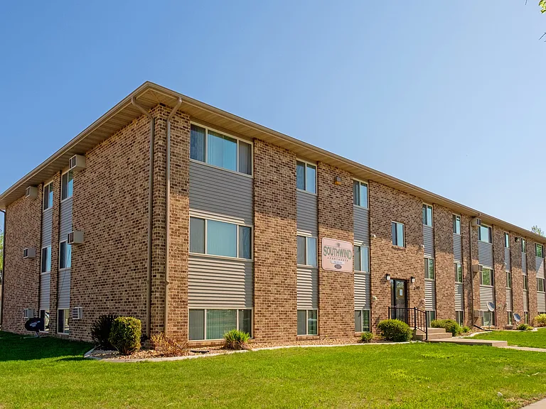 Fargo, ND Southwind Apartments | Exterior