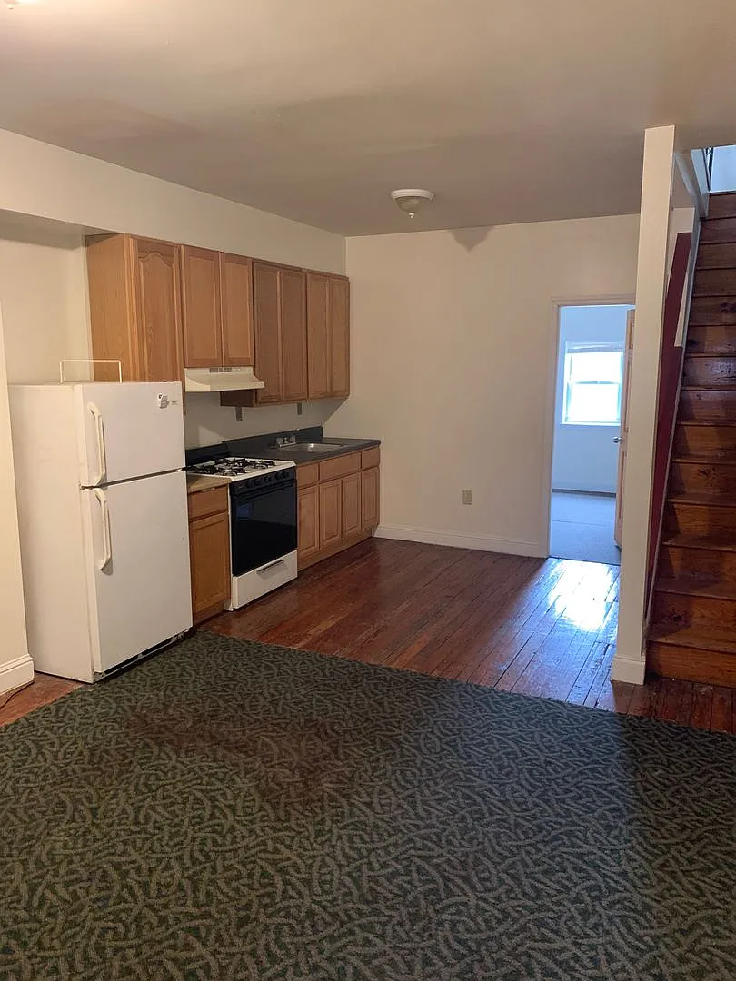 3 bedroom home on quiet block — Photo 4