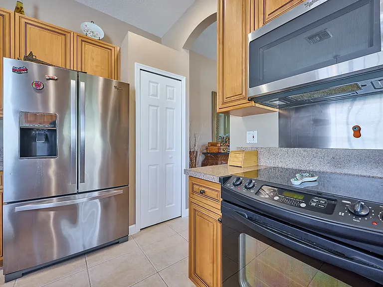 530 Commons Dr — Photo 14