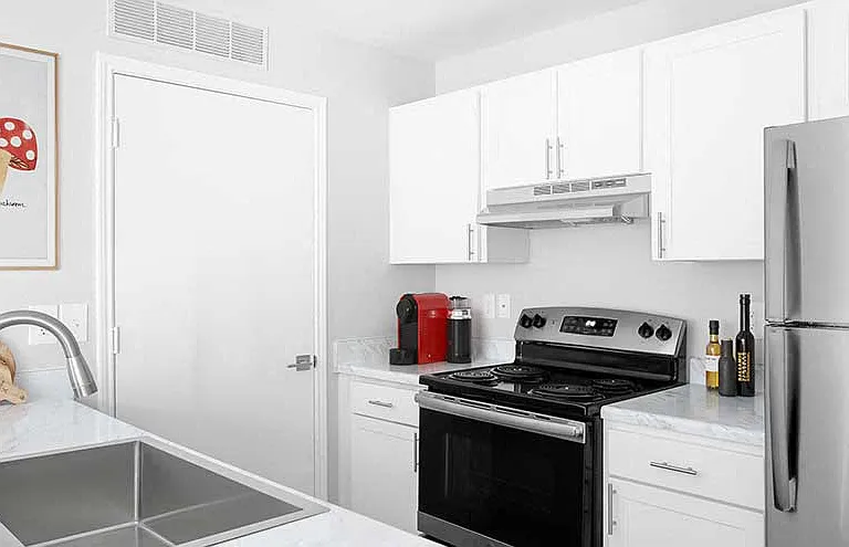 Kenwood Club at the Park Apartments — Photo 3