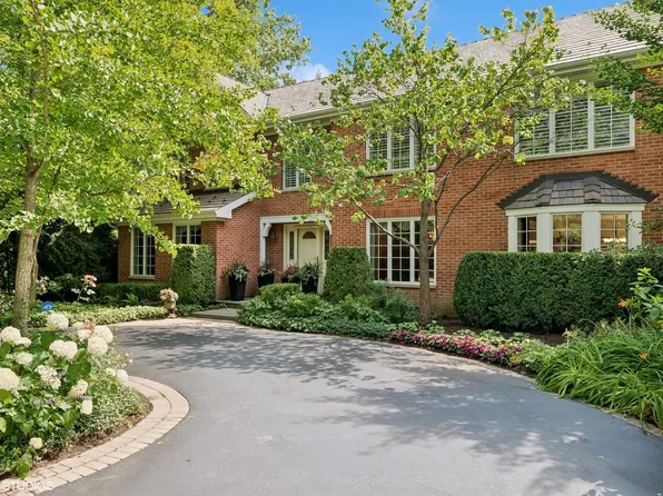 1021 W Old Mill Rd, Lake Forest, IL 60045