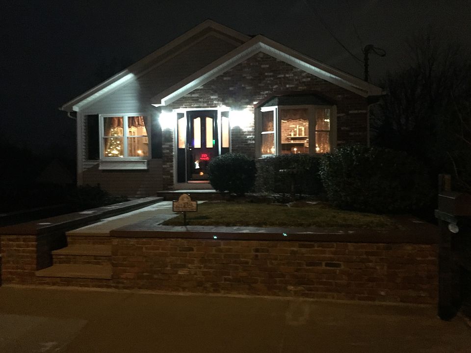 2nd image of 13 1/2 Flanders St