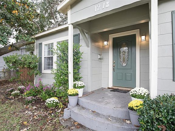 5th image of 1218 Betsy Ross St