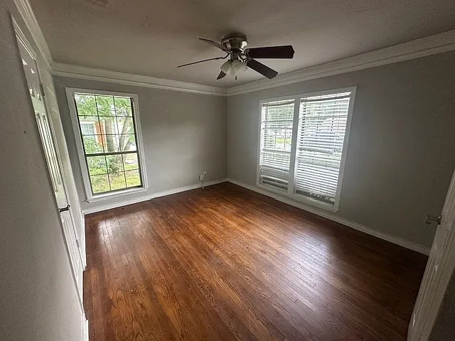 1727 N Lockhart St — Photo 3