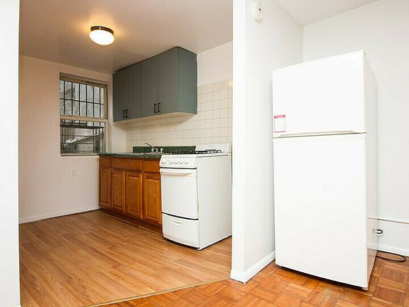 3rd image of 378 Wythe Ave #G