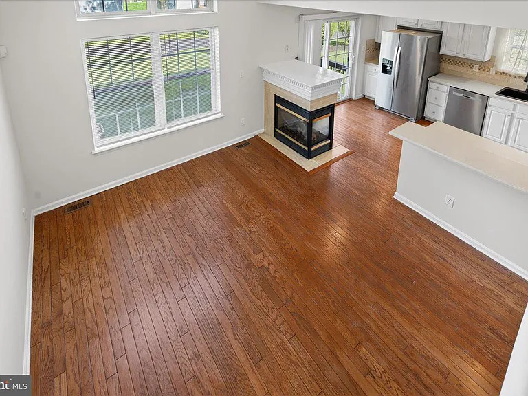 313 Fountayne Ln — Photo 10