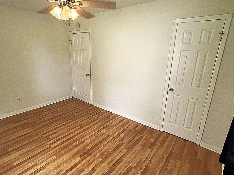 560 Beverly Dr — Photo 19