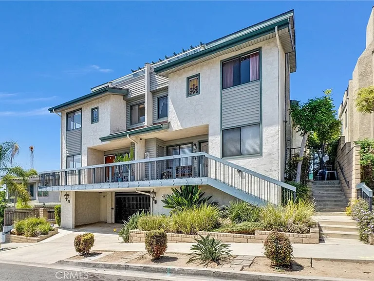 2215 Molino Ave #2215B — Photo 3