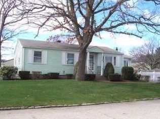 59 Meader St, Warwick, RI 02888