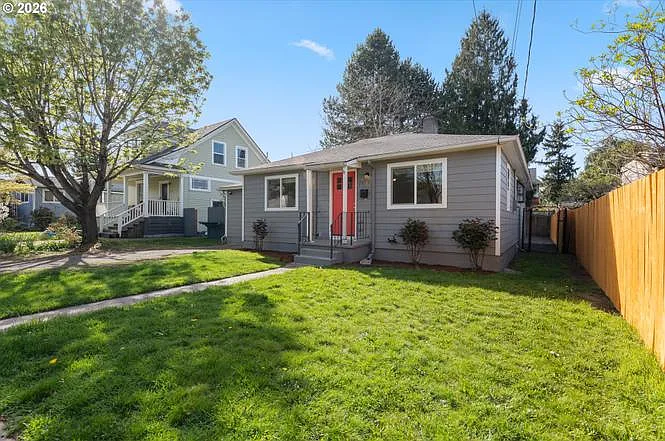 7915 N Exeter Ave — Photo 3