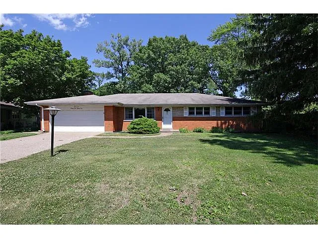 9124 Glencrest Dr photo 1