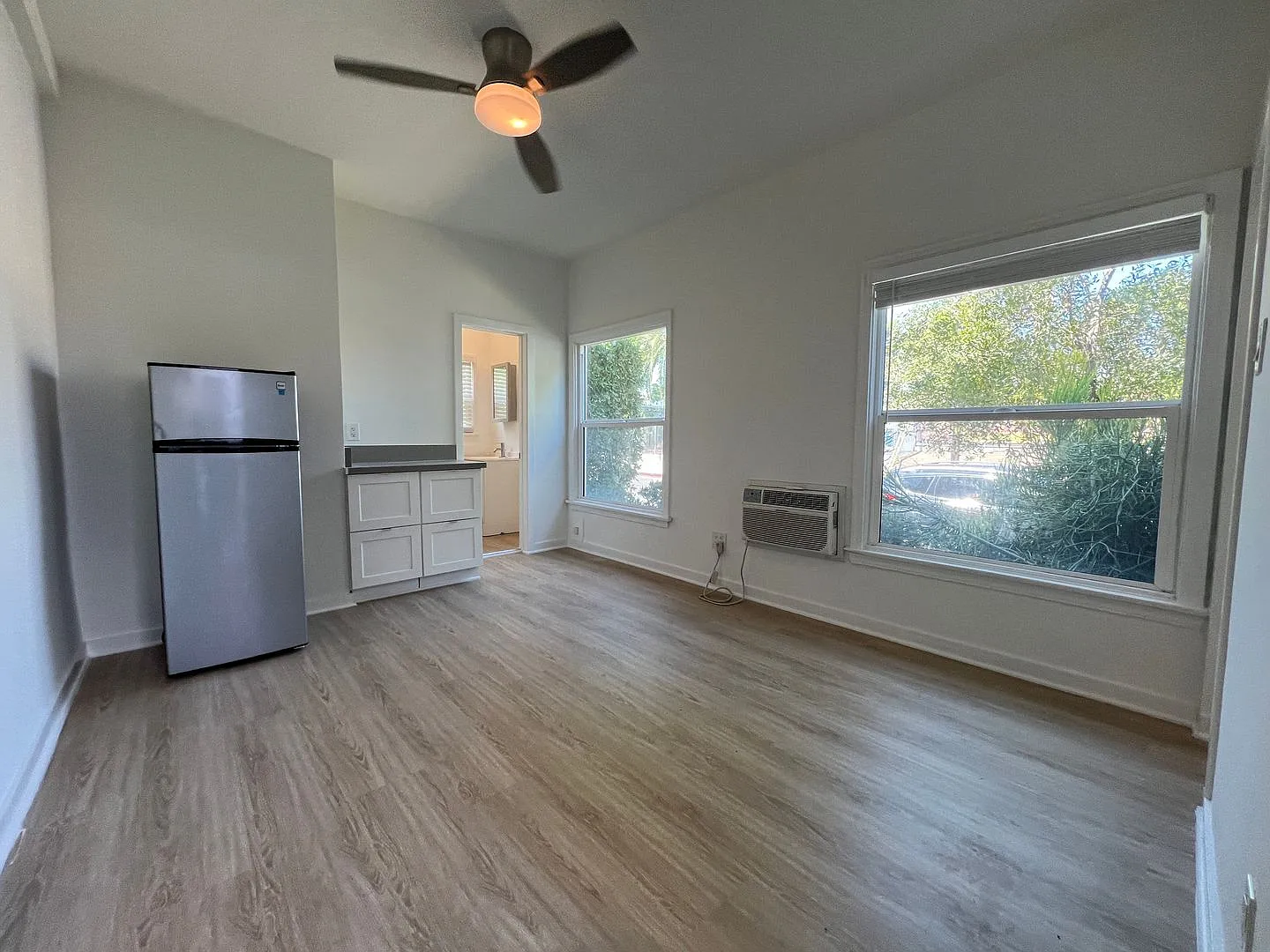 462 N. Ogden Dr. — Photo 2